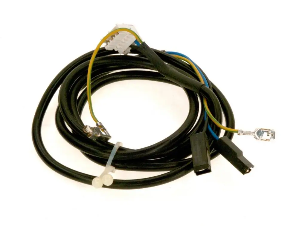 Bosch Kabel mit mehreren Drähten und Anschlusssteckern. Die Kabel sind schwarz, mit einer Kombination aus verschiedenen farbigen Leitungen.
